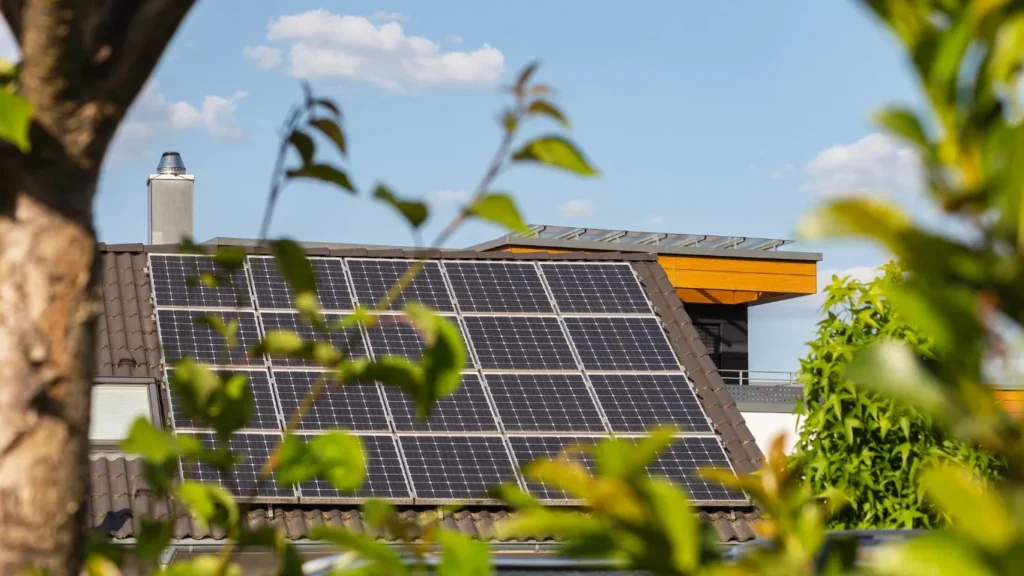 Green building technologies in Lingnan, showcasing sustainable architecture, energy-efficient solutions, and eco-friendly designs