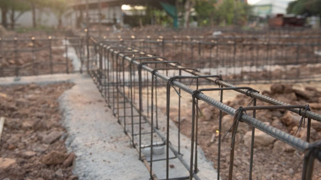 5 Common Misunderstandings About Plinth Beams (And What You Should Know Instead) 3 Plinth beam construction with reinforcement based on IS 456:2000 standards